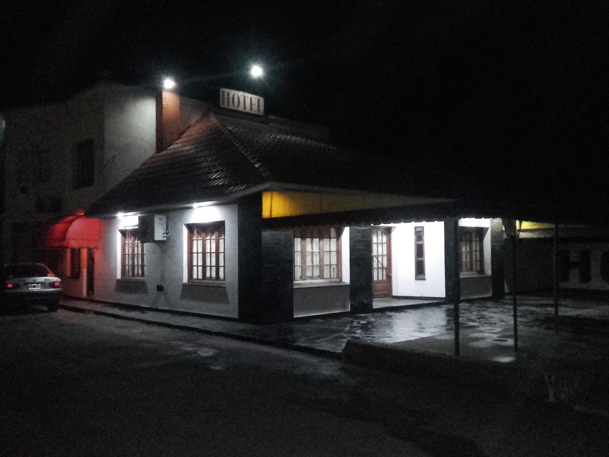Hotel Y Restaurant Don Quijote Macachín المظهر الخارجي الصورة